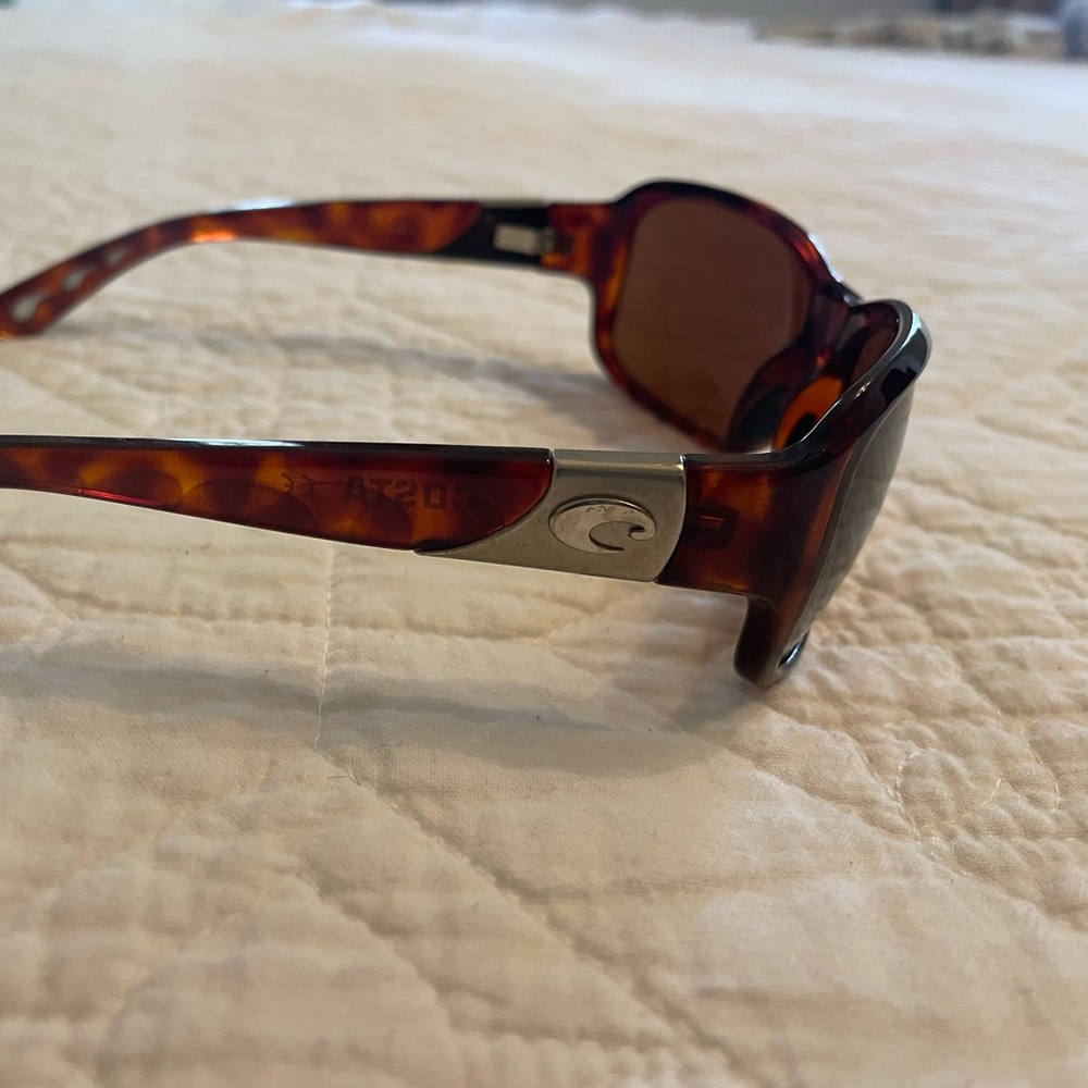 Like new barely worn costa polarized sunglasses